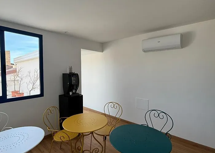 לינה וארוחת בוקר Borgomara מרינה די סקבוניאה